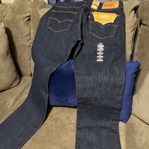 Men blue denim Levi brand new jeans